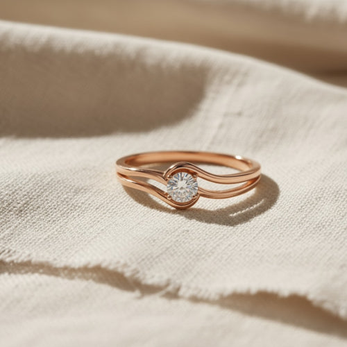 gold ring and diamond 