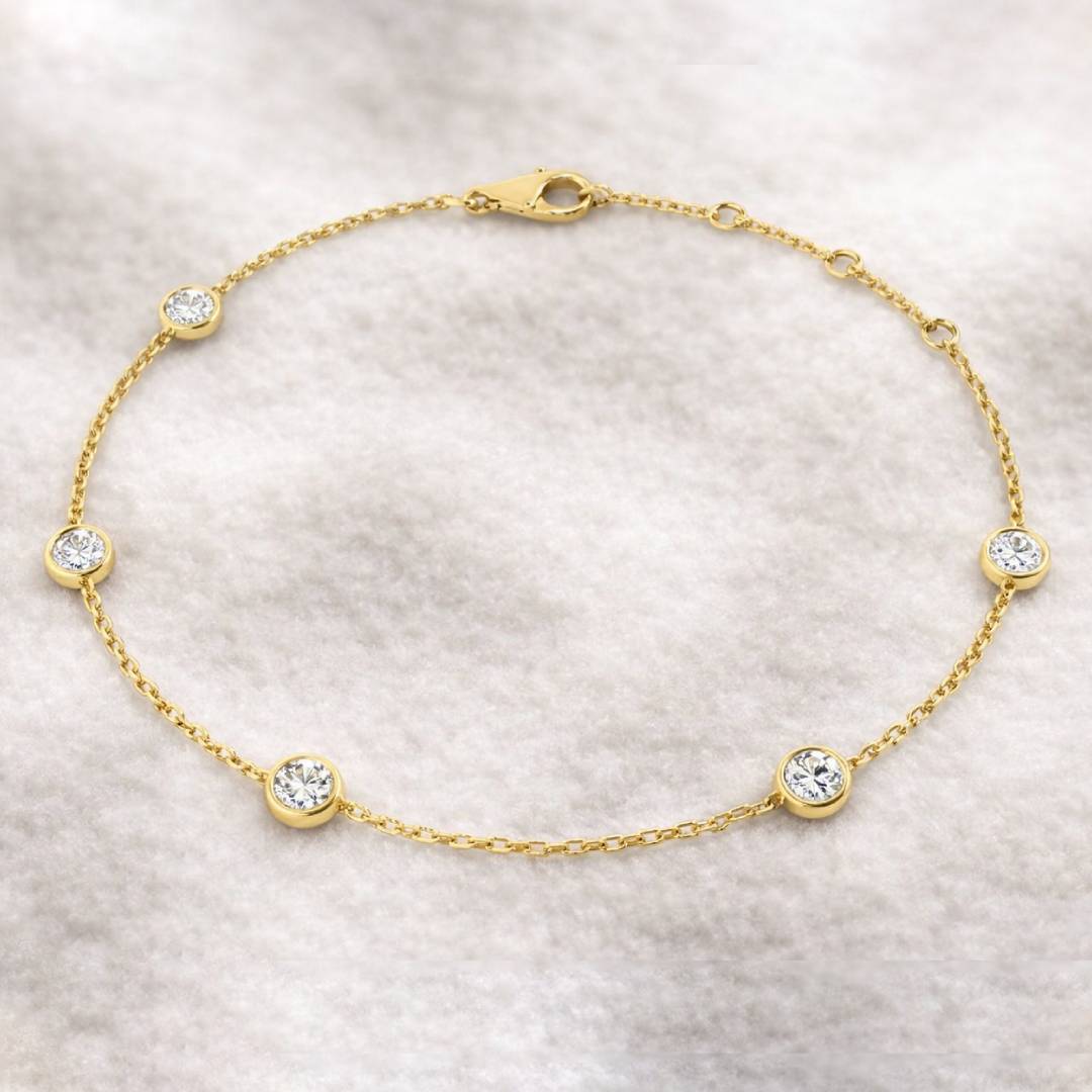 צמיד יהלומים עדין ומינימליסטי בעיצוב קלאסי 0.50 קראט שיבוץ Bezel